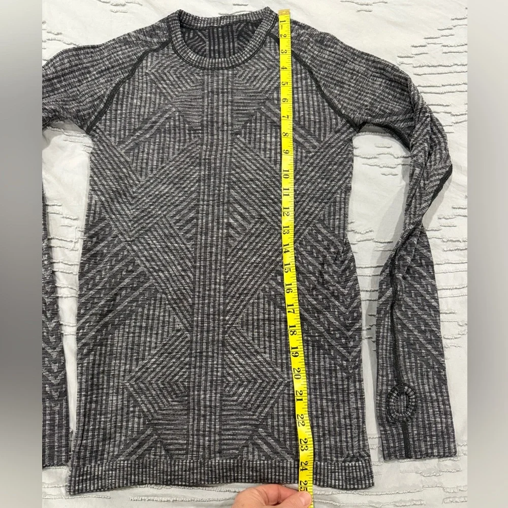 Lululemon Rest Less Pullover Top EUC - Picture 9 of 9